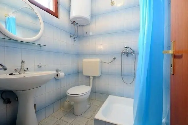 Apart Daire (Ljilja - 10m from the sea with parkin)
