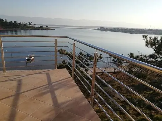 Apart Daire (Ljilja - 10m from the sea with parkin)