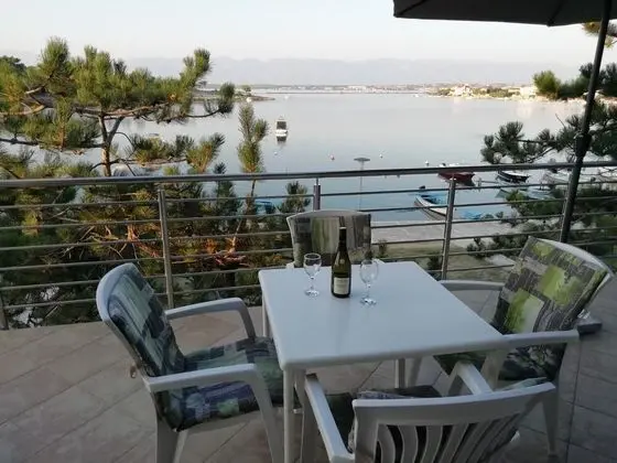 Apart Daire (Ljilja - 10m from the sea with parkin)