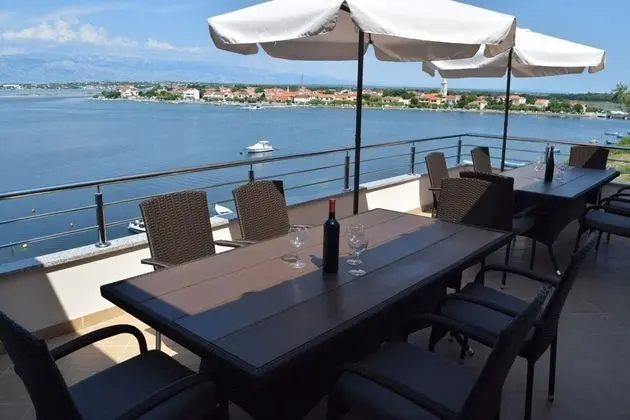 Apart Daire (Ljilja - 10m from the sea with parkin)