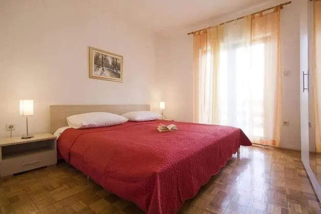 Apart Daire (Ljilja - 10m from the sea with parkin)