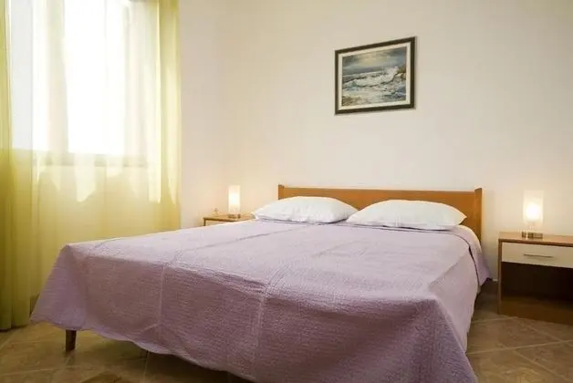 Apart Daire (Ljilja - 10m from the sea with parkin)