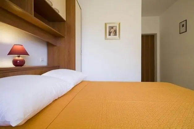 Apart Daire (Ljilja - 10m from the sea with parkin)