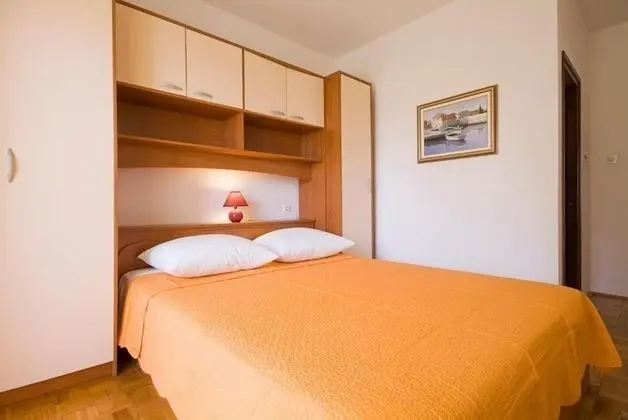 Apart Daire (Ljilja - 10m from the sea with parkin)