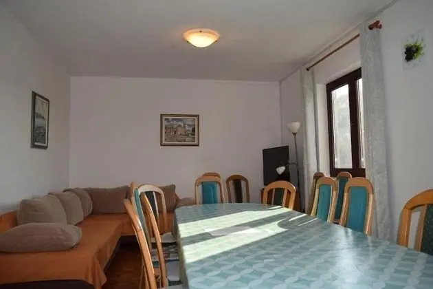 Apart Daire (Ljilja - 10m from the sea with parkin)