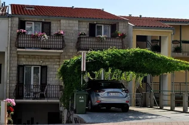 Apart Daire (Ljuba - 130 meter from sea - A4(2+1))