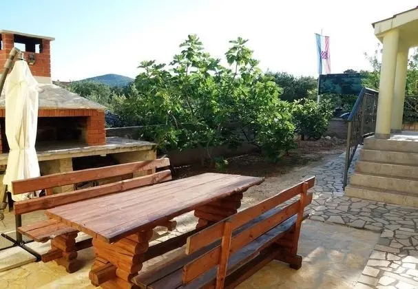 Apart Daire (Ljuba - 200m from beach - A2(2+2) ZAP)