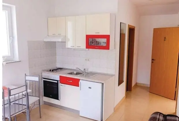 Apart Daire (Ljuba - in center & close to the beac)