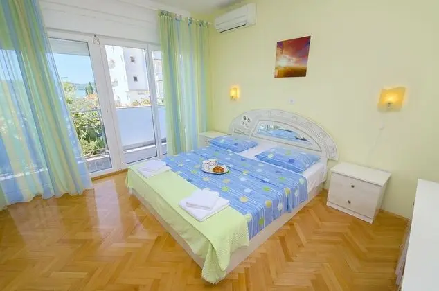 Apart Daire (Ljuba - nice garden - A4(8+1))