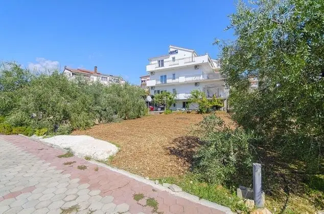 Apart Daire (Ljuba - nice garden - A4(8+1))
