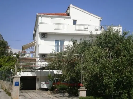 Apart Daire (Ljuba - nice garden - A4(8+1))