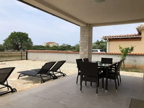 Ev (LjubaV - with pool - H(4))