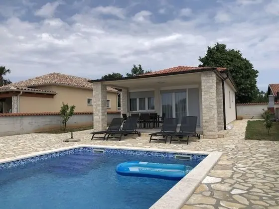 Ev (LjubaV - with pool - H(4))
