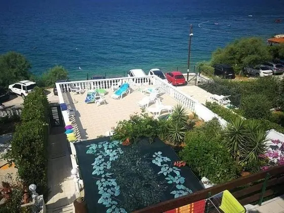 Apart Daire (Ljube - by the sea - A1(6+2))