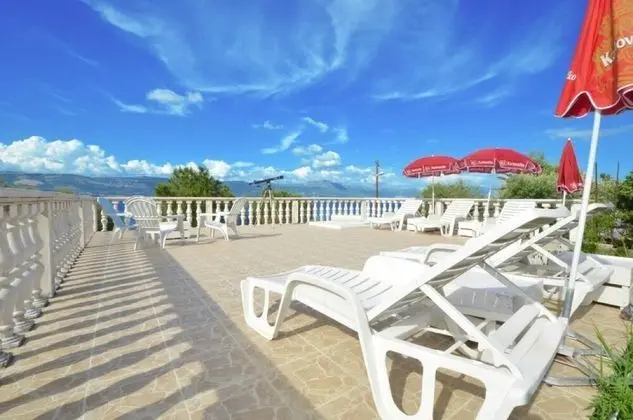 Apart Daire (Ljube - by the sea - A1(6+2))