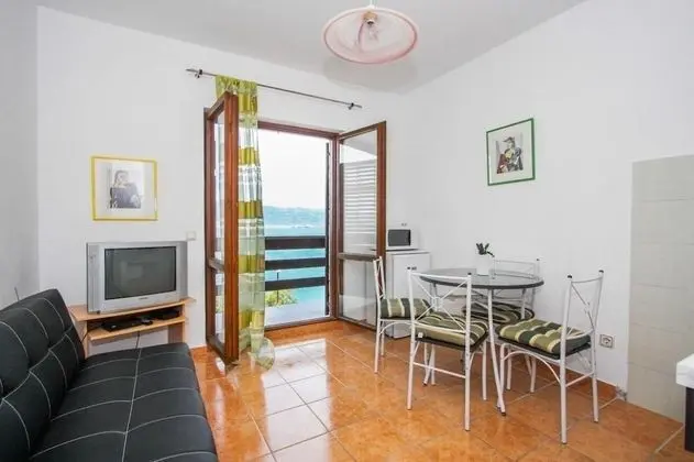 Apart Daire (Ljube - by the sea - A2(2+1))