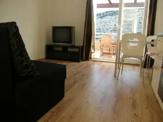 Apart Daire (Ljubi - 20 m from beach - A2 Crveni(2)