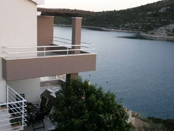 Apart Daire (Ljubi - 20 m from beach - A2 Crveni(2)