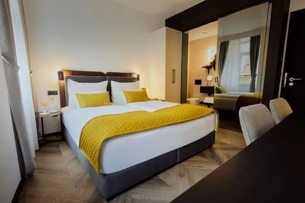 Deluxe Tek Büyük veya İki Ayrı Yataklı Oda