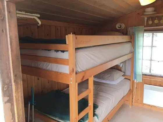 Kulübe (2 beds, shared bathroom)