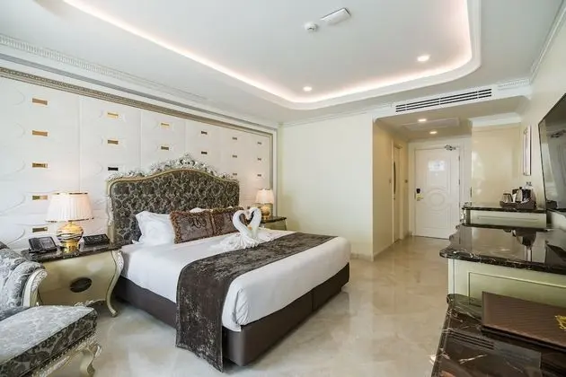 Deluxe Double Room with Pool View