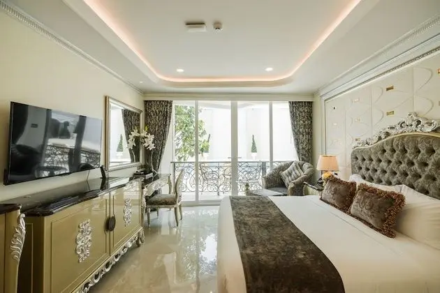 Deluxe Room with Pool Access