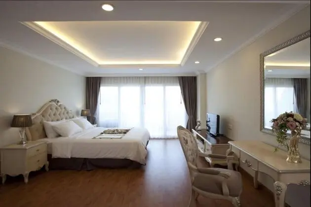 One Bedroom Suite