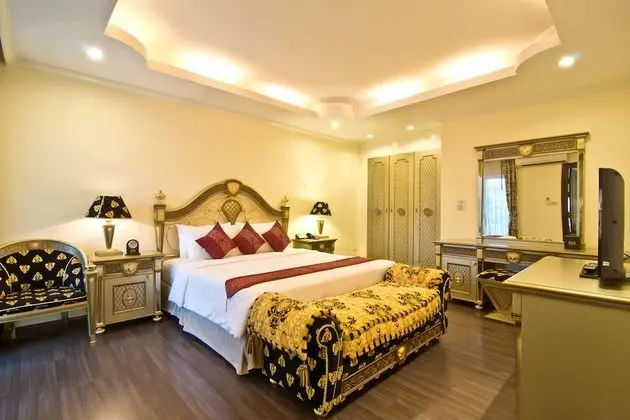 Versace suite