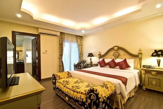 Versace suite