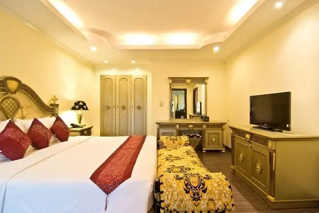 Versace suite
