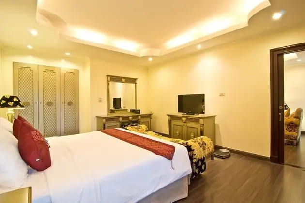 Versace suite