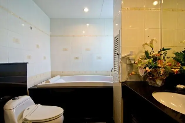 Versace suite
