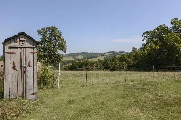 Ev (Llama House -**Self distance in peace)