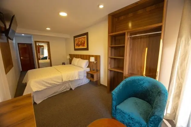 Superior Oda, 1 Büyük (Queen) Boy Yatak, Havuz Manzaralı