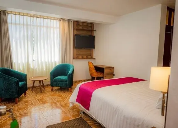 Superior Oda, 1 Büyük (Queen) Boy Yatak, Havuz Manzaralı