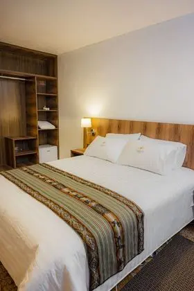 Superior Oda, 1 Büyük (Queen) Boy Yatak, Havuz Manzaralı