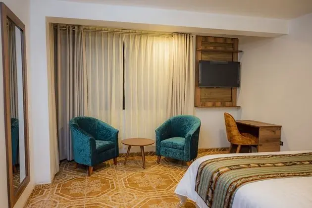 Superior Oda, 1 Büyük (Queen) Boy Yatak, Havuz Manzaralı