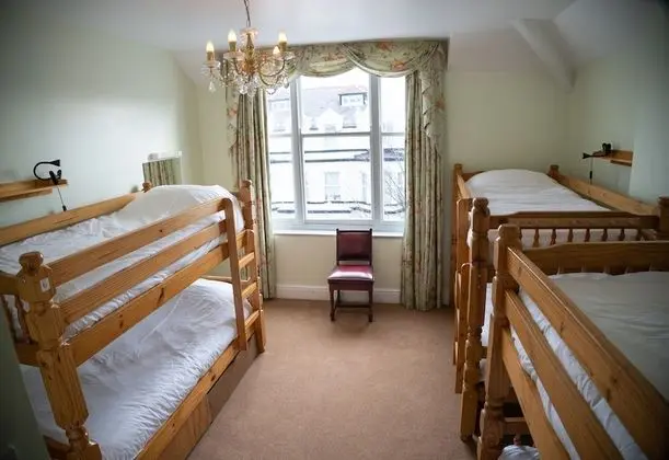Standard Oda, Birden Çok Yatak (3 bunk beds)