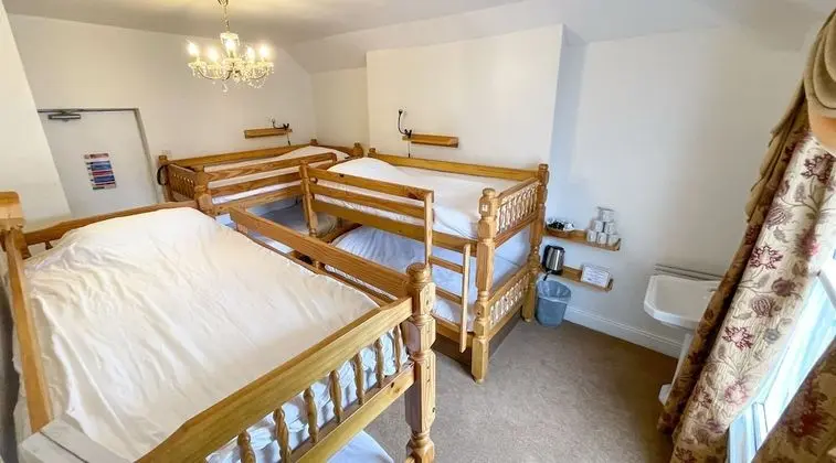 Standard Oda, Birden Çok Yatak (3 bunk beds)