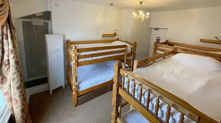 Standard Oda, Birden Çok Yatak (3 bunk beds)