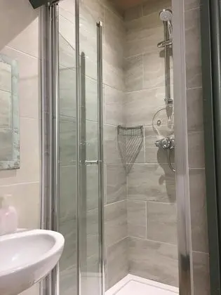 Exclusive Ev, Banyolu/Duşlu (Whole Hostel)