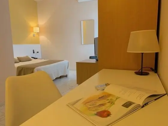 Büyük Yataklı Tek Kişilik Oda