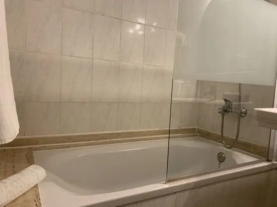 Tek Büyük Yataklı Oda, Balkon