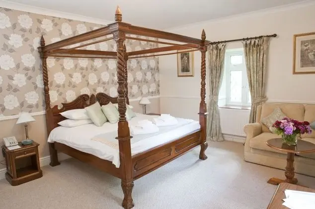 Tek Büyük Yataklı Oda (Four Poster Bed)