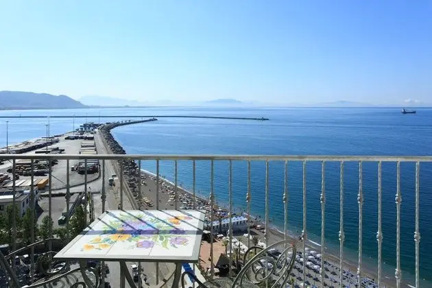 Büyük Yataklı Tek Kişilik Oda, Kısmi Deniz Manzaralı