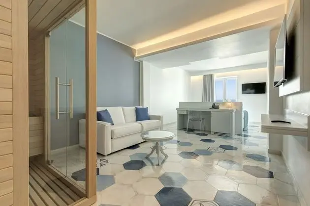 Junior Tek Büyük veya İki Ayrı Yataklı Oda, 1 Çift Kişilik Yatak ve Çekyat, Sauna