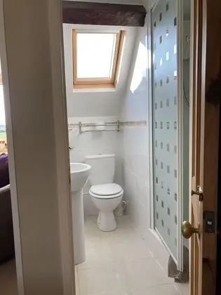 Tek Büyük veya İki Ayrı Yataklı Oda, Banyolu/Duşlu