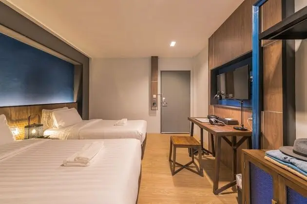Deluxe Twin Bed