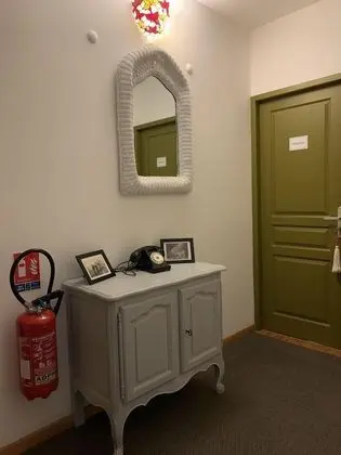 Standard Tek Büyük Yataklı Oda, Banyolu/Duşlu, Bahçe Manzaralı (Suzanne, 2em étage)