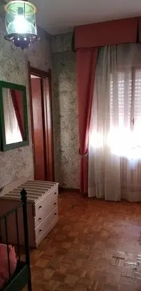 Tek Büyük veya İki Ayrı Yataklı Oda, Dağ Manzaralı